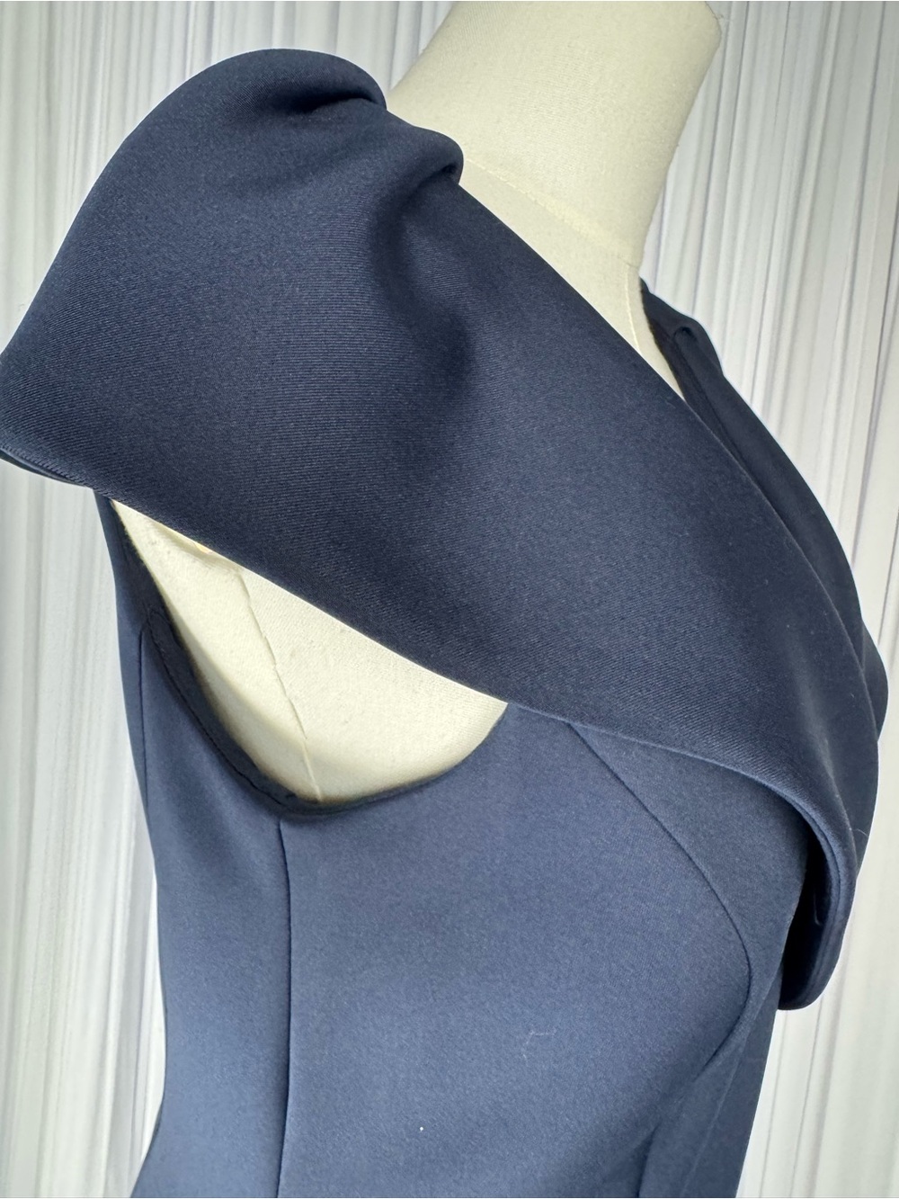 Jessica Howard Women's Sleeveless Portrait Collar Gown Navy Size 10 - Picture 6 of 16